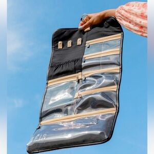 Beis Hanging Jewelry Case